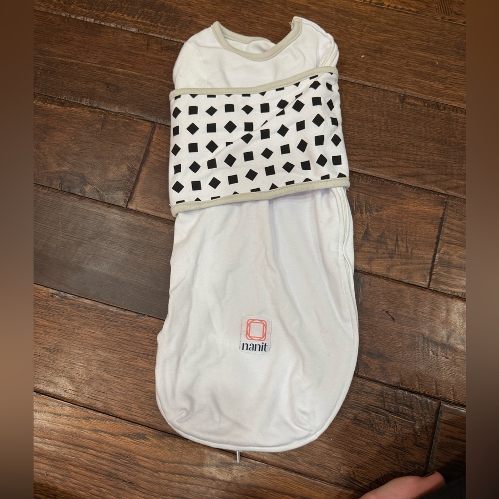 Nanit White Baby Swaddle 0-3 months